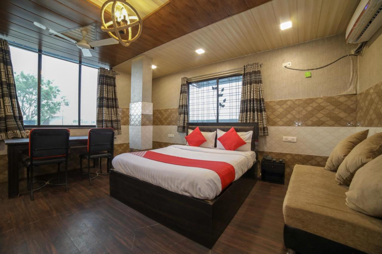 Oyo Flagship Hotel Chandani Raipur  Екстер'єр фото